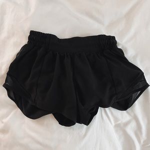 Lululemon Hotty Hot Low-Rise Short 2.5”